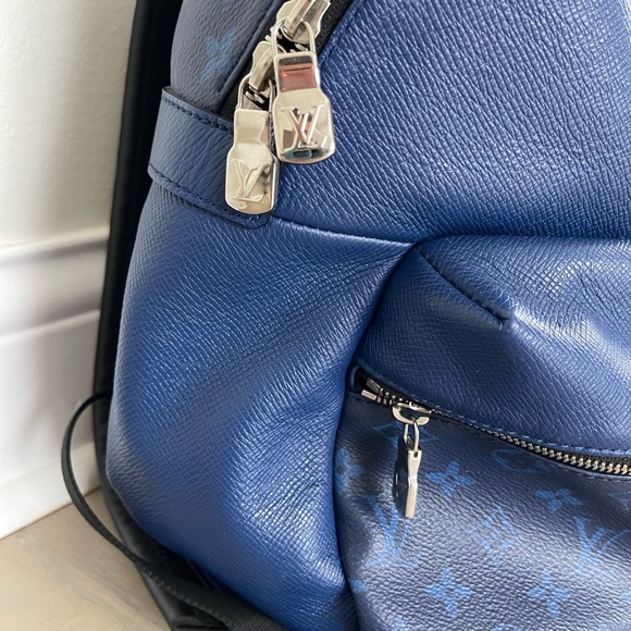 Louis Vuitton Backpack - Picture 2 of 16